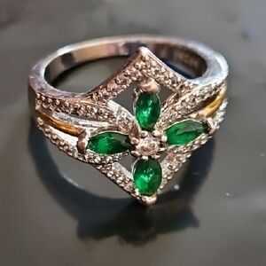 925 Sterling Silver and Green Gemstone Ring, Sz 7